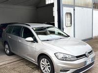 Usata VW Golf VII Sport 115 CV (84 kW) 2018 Grigio Station wagon