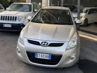 Usata Hyundai i20 Comfort 77 CV (56 kW) 2011 Grigio Utilitaria