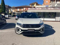 Usata VW T-Roc R-line 150 CV (110 kW) 2024 Beige SUV