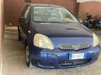 Usata Toyota Yaris 2000 Blu Berlina