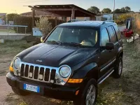 Usata Jeep Cherokee 163 CV (119 kW) 2006 Nero SUV