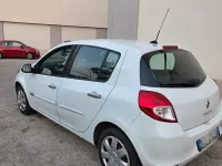 Usata Renault Clio Dynamique 75 CV (55 kW) 2011 Bianco Utilitaria