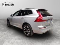 Usata Volvo XC60 Core 197 CV (144 kW) 2023 Argento SUV