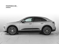 Usata Porsche Macan 4 Electric 144 kW (197 CV) 2024 Argento dolomite metallizzato SUV