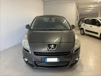 Usata Peugeot 5008 112 CV (82 kW) 2010 Grigio Monovolume