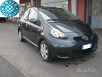 Usata Toyota Aygo 68 CV (50 kW) 2011 Grigio Utilitaria