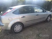 Usata Ford Focus 90 CV (66 kW) 2005 Grigio Berlina