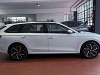 Usata Skoda Octavia Executive 150 CV (110 kW) 2021 Bianco Station wagon