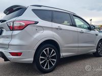 Usata Ford Kuga ST-Line 120 CV (88 kW) 2018 Grigio SUV