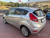 Usata Ford Fiesta Ghia 67 CV (49 kW) 2009 Grigio Berlina