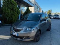 Usata Lancia Ypsilon Gold 70 CV (51 kW) 2023 Grigio Utilitaria