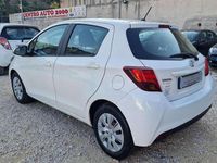 Usata Toyota Yaris Lounge 69 CV (50 kW) 2016 Bianco Berlina
