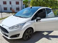 Usata Ford Fiesta 75 CV (55 kW) 2017 Bianco Utilitaria