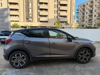 Usata Renault Captur 100 CV (73 kW) 2023 Grigio SUV