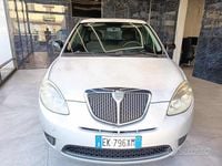 Usata Lancia Ypsilon 69 CV (50 kW) 2012 Grigio scuro Utilitaria