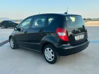 Usata Mercedes A180 109 CV (80 kW) 2010 Nero Berlina