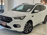 Usata Ford Kuga ST-Line 150 CV (110 kW) 2017 Bianco SUV