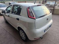 Usata Fiat Grande Punto 75 CV (55 kW) 2011 Bianco Utilitaria