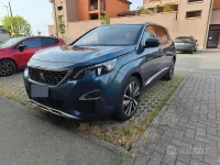Usata Peugeot 5008 120 CV (88 kW) 2017 Verde Berlina