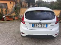 Usata Ford Fiesta 95 CV (69 kW) 2010 Bianco Utilitaria