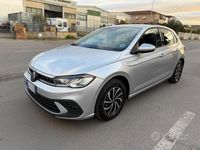 Usata VW Polo Style 90 CV (66 kW) 2022 Grigio Utilitaria