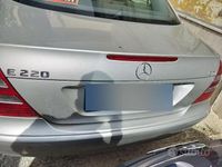 Usata Mercedes E220 150 CV (110 kW) 2009 Grigio Berlina
