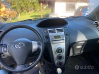 usata Toyota Yaris 2008 5 p. neopatentati