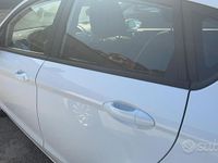 Usata Ford Fiesta Titanium 75 CV (55 kW) 2016 Grigio Utilitaria