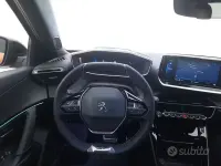 Usata Peugeot e-2008 GT 56 kW (77 CV) 2023 Arancione SUV