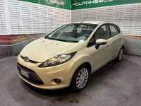 Usata Ford Fiesta 95 CV (69 kW) 2010 Beige Berlina