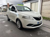 Usata Lancia Ypsilon Platinum 69 CV (50 kW) 2017 Bianco Utilitaria