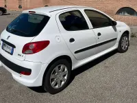 Usata Peugeot 206 60 CV (44 kW) 2011 Bianco Utilitaria