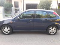 Usata Ford Focus Zetec 116 CV (85 kW) 2001 Blu/azzurro Berlina