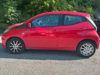 Usata Toyota Aygo 69 CV (50 kW) 2015 Rosso Utilitaria