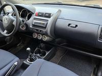 Usata Honda Jazz 77 CV (56 kW) 2005 Grigio Utilitaria