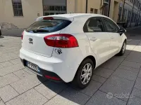 Usata Kia Rio City 85 CV (62 kW) 2013 Bianco Berlina