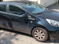 Usata Kia Rio Active 86 CV (63 kW) 2014 Nero Berlina