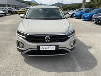 Usata VW T-Roc Life 110 CV (80 kW) 2022 Grigio SUV