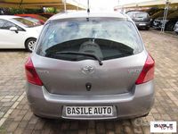 Usata Toyota Yaris 87 CV (63 kW) 2008 Grigio chiaro Utilitaria