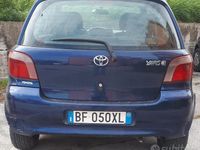 Usata Toyota Yaris 68 CV (50 kW) 1999 Blu Berlina