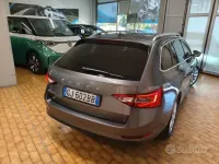 Usata Skoda Superb 150 CV (110 kW) 2022 Grigio scuro Station wagon
