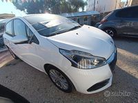 Usata Peugeot 208 Active 81 CV (59 kW) 2014 Bianco Utilitaria