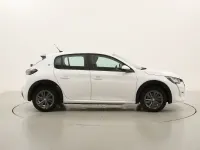 Usata Peugeot e-208 Active 56 kW (77 CV) 2022 Biancobianco Utilitaria