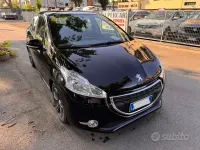 Usata Peugeot 208 68 CV (50 kW) 2014 Blu Utilitaria