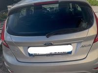 Usata Ford Fiesta 70 CV (51 kW) 2011 Grigio Berlina