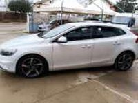 Gebraucht Volvo V40 R-Design Momentum 114 PS (83 kW) 2015 Weiß Limousine