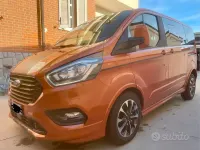 Usata Ford Tourneo Sport 170 CV (125 kW) 2023 Monovolume