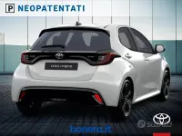 Ny Toyota Yaris Hybrid Premium 131 HK (96 kW) 2026 Vit Sedan