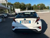 Usata Toyota C-HR Active 97 CV (71 kW) 2023 Bianco SUV