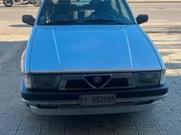 Usata Alfa Romeo 75 148 CV (108 kW) 1990 Grigio Berlina
